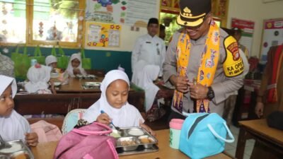 Kapolres Jaksel Blusukan ke Dapur SPPG, Pantau Menu MBG