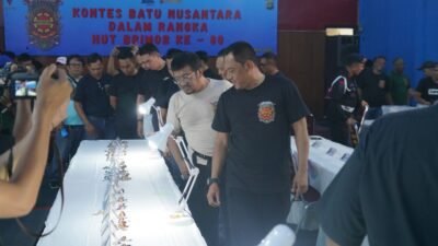Piala Dansat Brimob Mencari Kolektor Batu Nusantara Terbaik 