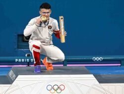 Rizki Sapu Bersih Emas di Kejuaraan Dunia Angkat Besi 2025