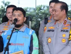 Kapolda Metro Jaya Beri Penghargaan kepada Ojol Heroik