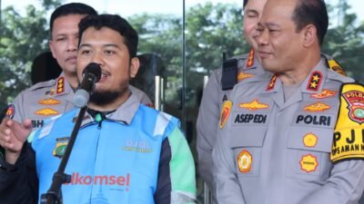 Kapolda Metro Jaya Beri Penghargaan kepada Ojol Heroik