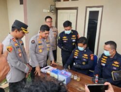 Polda Jabar Cek Makanan Pengungsi Banjir Karawang