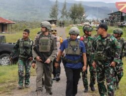 Satgas Damai Cartenz Tinjau Pos Kostrad di Serambakon