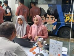Imigrasi Depok Diserbu Saat CFD, Urus Paspor Sambil Olahraga